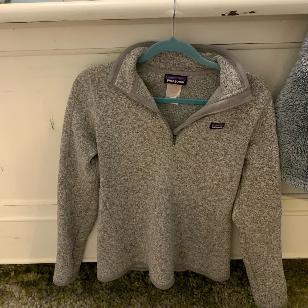 Womens Grey Patagonia Size Medium with Side Arm Pocket